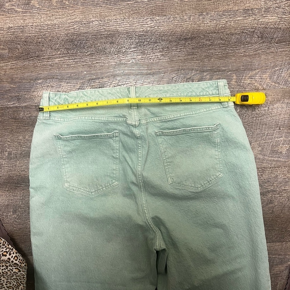 Universal tread vintage straight Light Green Denim Jeans - Picture 5 of 8